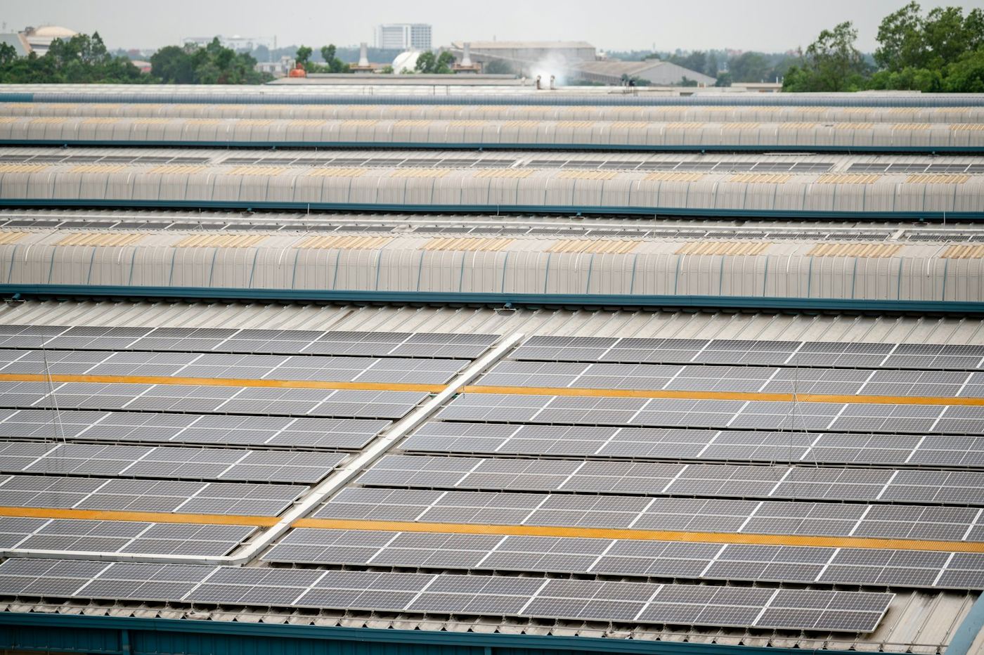 Rooftop solar installation on a large industrial building
